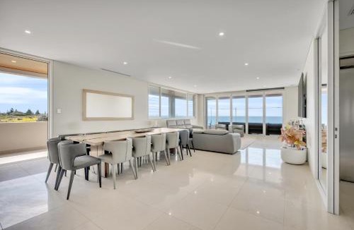 The Entrance North House | Serene Stay Breathtaking Beachfront with Spa