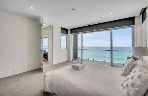 The Entrance North House | Serene Stay Breathtaking Beachfront with Spa