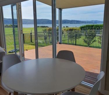 Saratoga House | Serene Waterfront GuestHouse- Views & Vibes