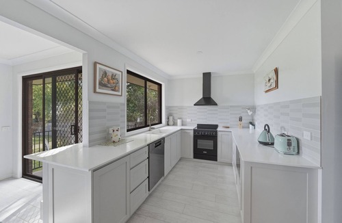 Armidale House | Serenity Armidale. Stay in Style in Armidale.