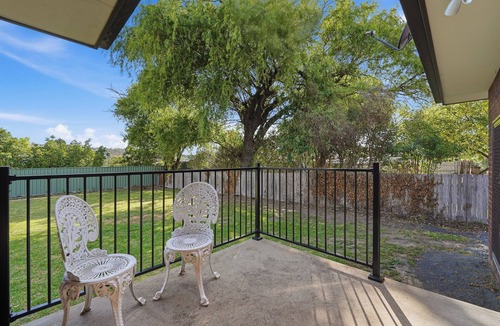Armidale House | Serenity Armidale. Stay in Style in Armidale.