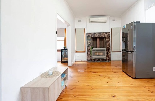 Largs North House | Serenity by the Sea: 4BR Home with beach views