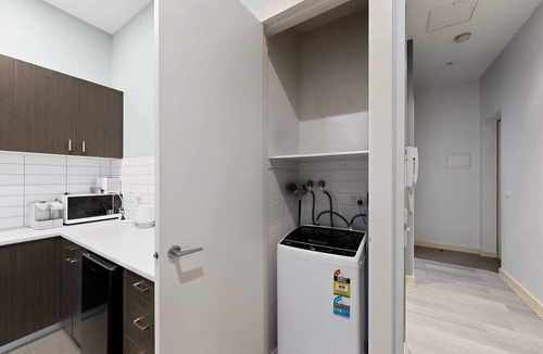 Footscray Apartment | Serenity Cloud Apartment in Vibrant Footscray
