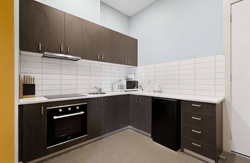 Footscray Apartment | Serenity Cloud Apartment in Vibrant Footscray