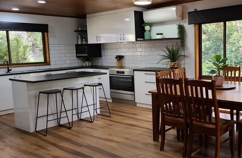 Halls Gap House | Serenity on Haute - Vacation home