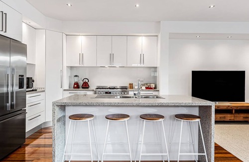 Safety Beach House | Serenity on Seaview | Relax by the Beach with Heated Pool