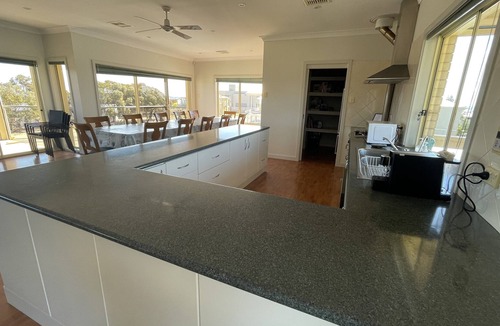 Port Hughes House | SERENITY ON SOUTHEntire double story large family holiday home in Pt Hughes