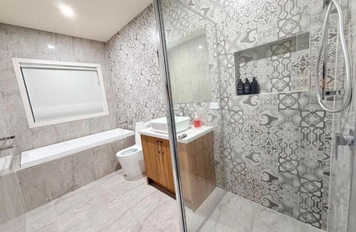 Mambourin House | Serenity Suite with Private Bathroom