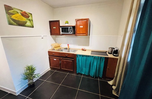 Kourou Bed & Breakfast | Sermie T2 with swimming pool