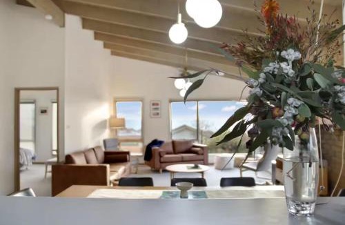 Clifton Springs House | Seven Views
