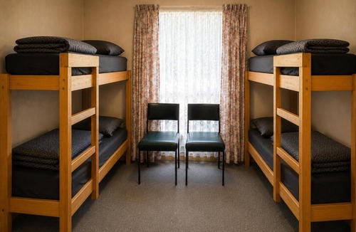 Warrenheip Apartment | Shady Acres Caravan Park