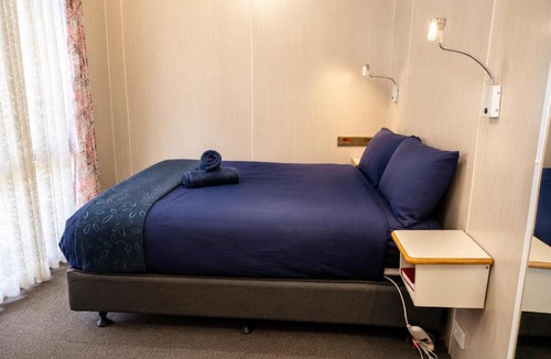 Warrenheip Apartment | Shady Acres Caravan Park