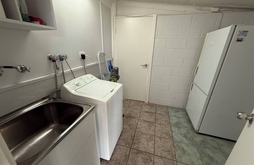 Port Vincent House | Shakona-Only 1 street back from the foreshore!
