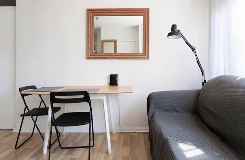 St Kilda West Apartment | ShelleyStayz Park St