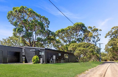 Raymond Island House | Sheoak: An ideal place to slow down and experience the charm of island life