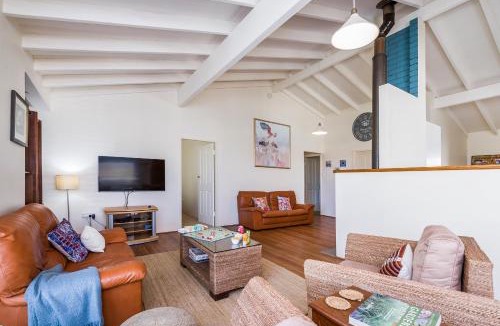 Ledge Point House | Sheoak on Wedge - Well Appointed Property Close To Beach
