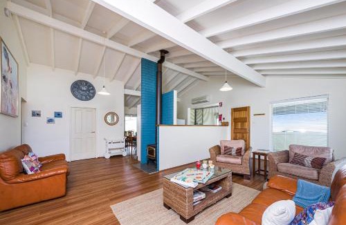 Ledge Point House | Sheoak on Wedge - Well Appointed Property Close To Beach