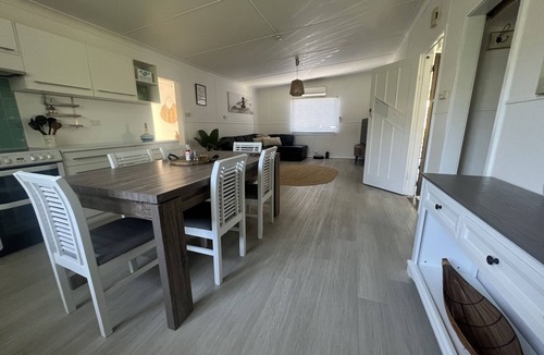 Shoal Bay Cottage | Shoal bay Serenity beach Cottage