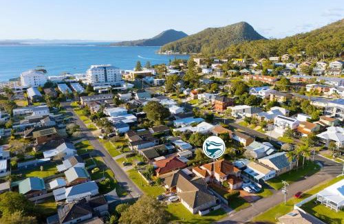 Shoal Bay House | Shoal Bay Townhouse with Spa
