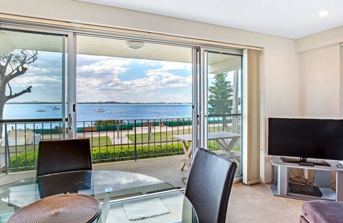 Shoal Bay Apartment | Shoal Bay unit with uninterrupted views of the bay