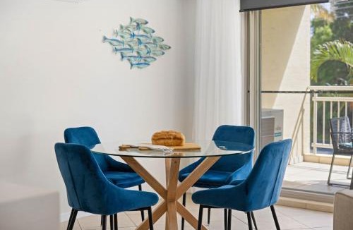 Flynns Beach Apartment | Shorebirds landing - apt 310 Flynns Beach Resort