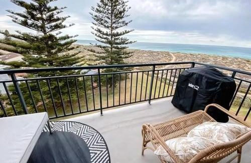 Scarborough Apartment | Shoreline Retreat - Ocean Views - 2 King Beds
