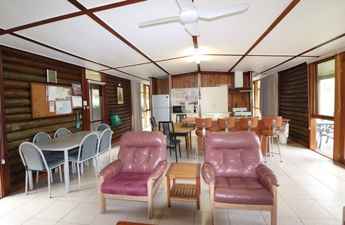 Mallacoota House | Short walk to beaches and town centre