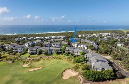 Magenta Shores House | Signature Green at Magenta