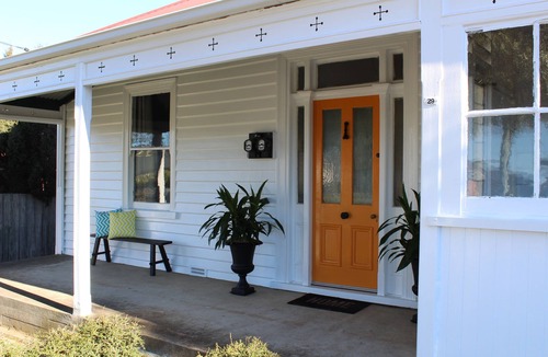 Devonport House | Signature on Gunn