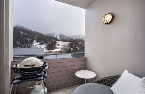 Thredbo Apartment | Silver Run Thredbo - Luxury, Views, Undercover Parking (King bed or 2 singles)
