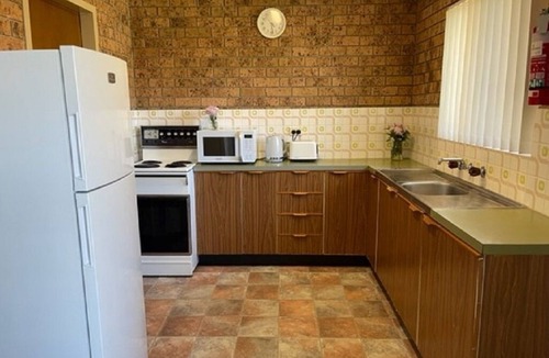 Merimbula Apartment | Simple, clean and tidy beach unit opposite the beach