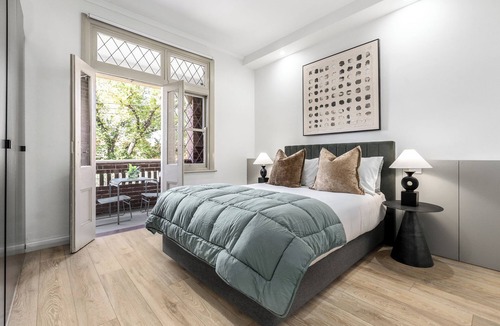 East Melbourne Apartment | Simpson Street Apartments by Urban Rest