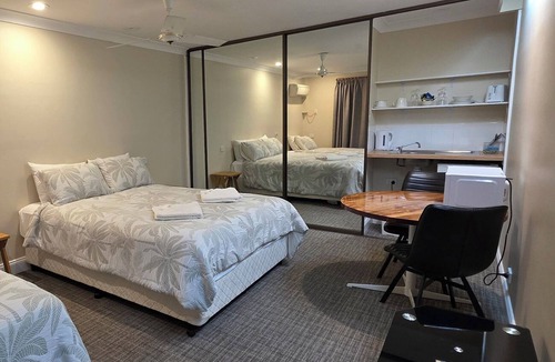 Lismore Hotel | Sisleys Motel