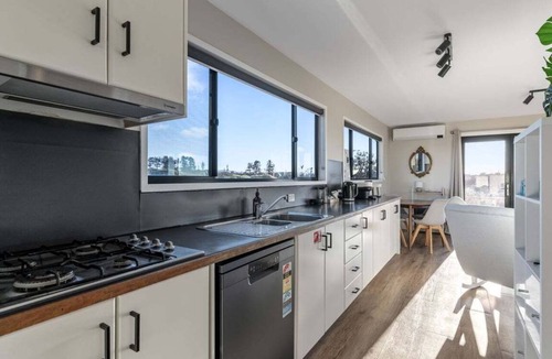 Dolphin Sands Resort | Six-Ten Shores - Holiday Houses Tasmania