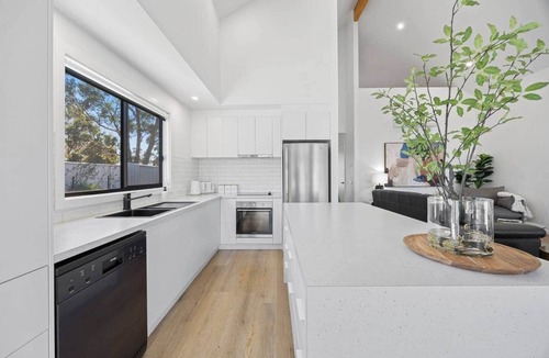 Halls Gap House | Skyframe | Mountain Views & Relaxed Living