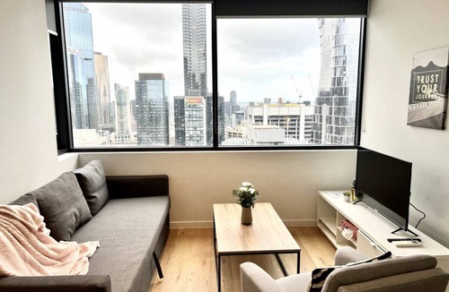Melbourne Central Business District Apartment | Skyline Heights at Manhattan Apartment