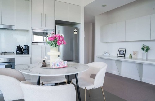 Sydney Olympic Park Apartment | Skyline Serenity @ Olympic Park