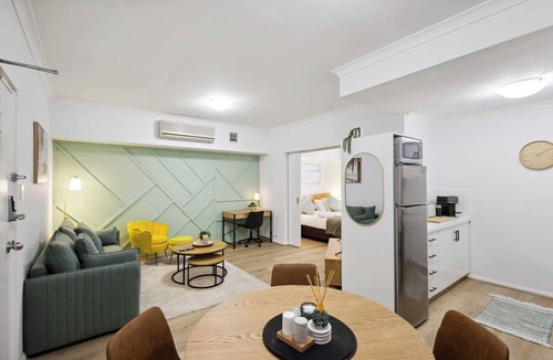 Northbridge Apartment | Sleek Northbridge Getaway