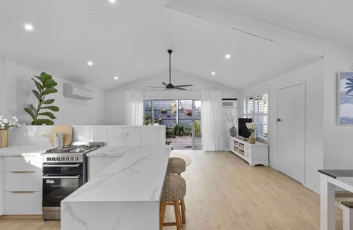 Ocean Grove House | Sleeps 6 - Pet Friendly!
