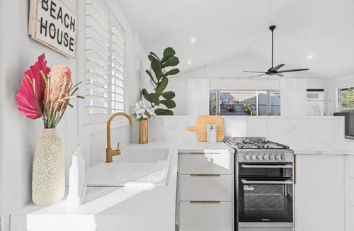 Ocean Grove House | Sleeps 6 - Pet Friendly!