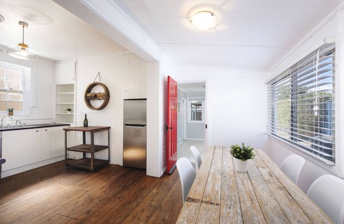 Central Mudgee House | Sleeps 8: King bed, 2 queen beds, 1 double bed, 4 bedrooms - 5 min walk to town