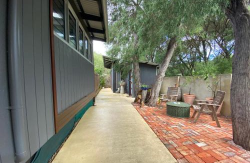 Gnarabup Apartment | Sleepy Hollow adorable peaceful guesthouse.