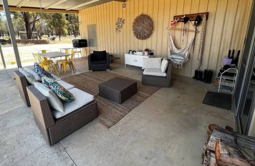 Whroo House | Slice of paradise! Farm stay with friendly goats