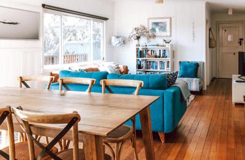 Binalong Bay House | Sloop Cottage - Beachfront - Vibes