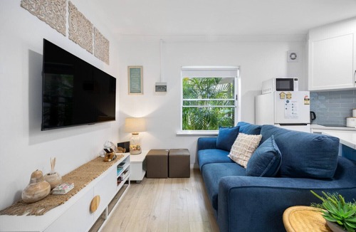 Victor Harbor Apartment | Smugglers Cove - Seaside Comfort near Dining & Shops