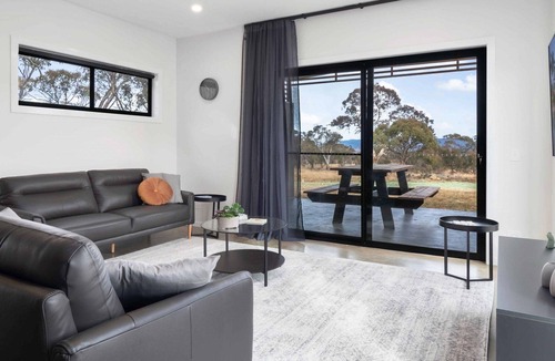 Hill Top Cabin | Snow Gums Retreat Eco Retreat