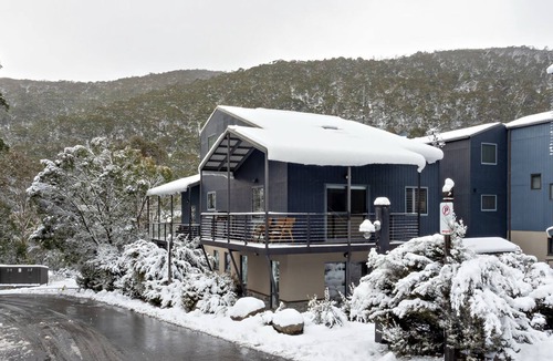 Thredbo Apartment | Snowbound 1 set over three levels
