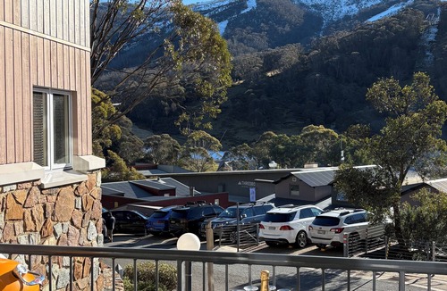 Thredbo Apartment | Snowman 3 Luxury stay Central Village & Parking.