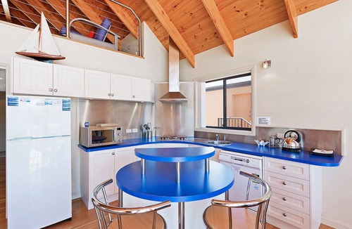 Eden Villa | Snug Cove Villas, 2 Bedroom with loft & Stunning Views 3+ nights