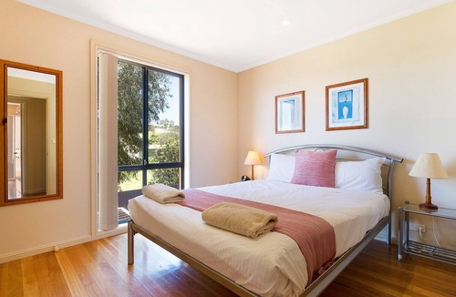 Eden Villa | Snug Cove Villas, 2 Bedroom with loft & Stunning Views 3+ nights